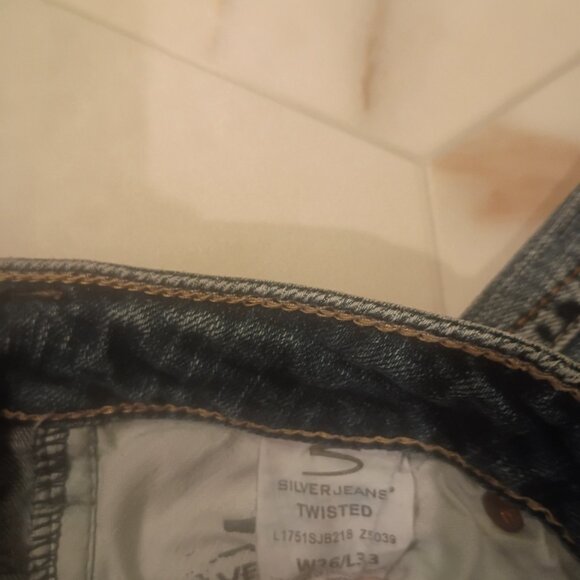 Jeans - Picture 5 of 5